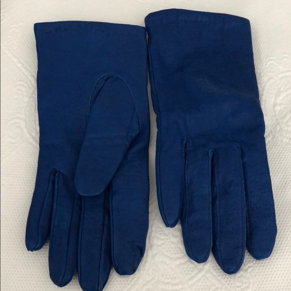 Leather gloves
